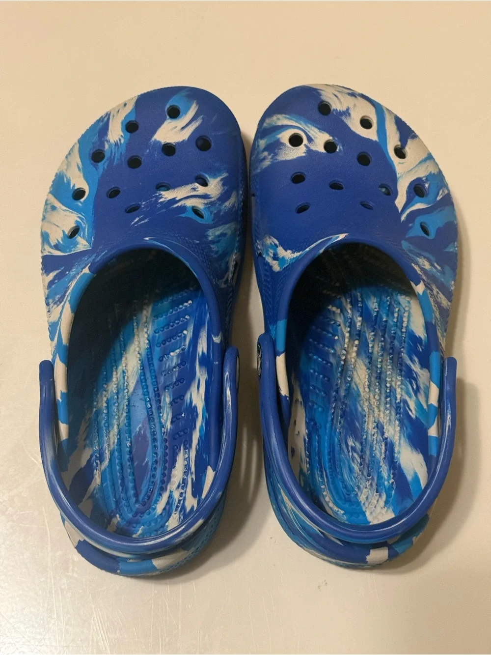 Big kids Crocs size J3